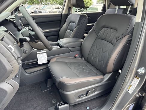 New 2026 Nissan Pathfinder Platinum FWD image 15