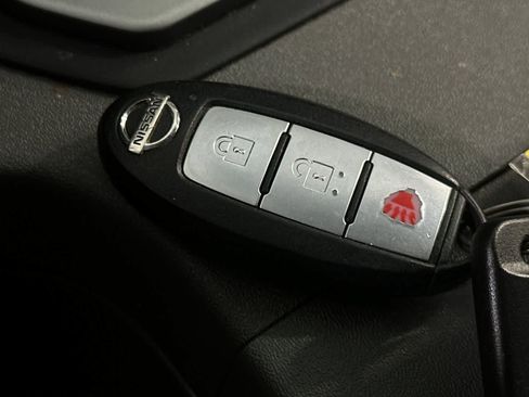 Used 2020 Nissan Frontier SV image 27