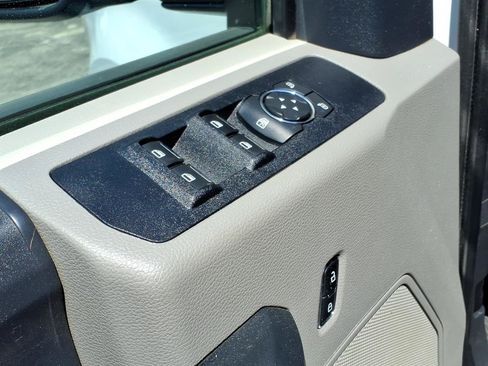 Used 2022 Ford F250 XL w/ Power Equipment Group AWD/4WD image 18
