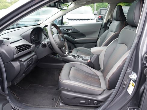 Used 2025 Subaru Crosstrek 2.5i Limited AWD/4WD image 4
