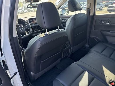 Used 2022 Nissan Rogue SV w/ SV Premium Package image 24