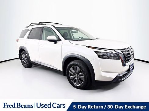 Used 2023 Nissan Pathfinder SV w/ SV Premium Package AWD/4WD image 1