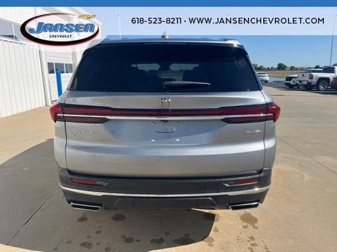 Used 2025 Buick Enclave Preferred AWD/4WD image 5