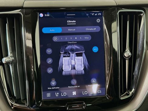 Used 2025 Volvo XC60 B5 Core image 24