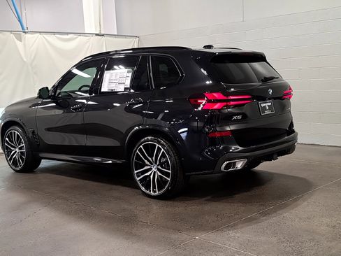 Used 2026 BMW X5 xDrive40i w/ M Sport Package AWD/4WD image 6