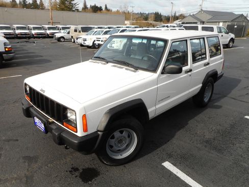 Used 1998 Jeep Cherokee SE image 4