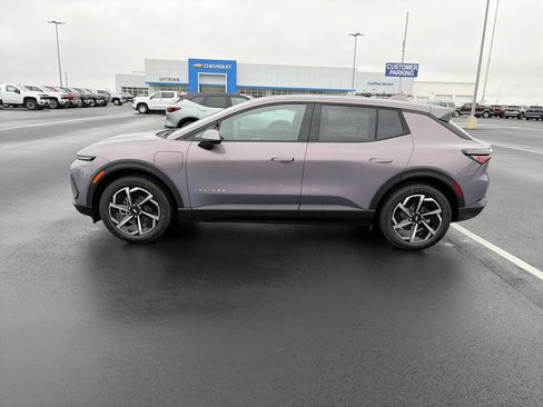 New 2026 Chevrolet Equinox EV LT image 7