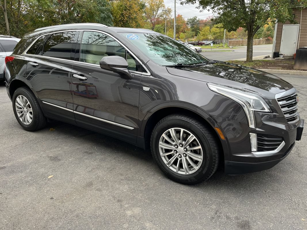 Used 2018 Cadillac XT5 Luxury w/ Driver Awareness Package AWD/4WD image 4