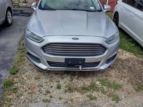 Used 2014 Ford Fusion SE FWD image 1