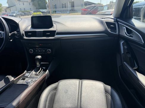 Used 2018 MAZDA MAZDA3 Touring FWD image 26