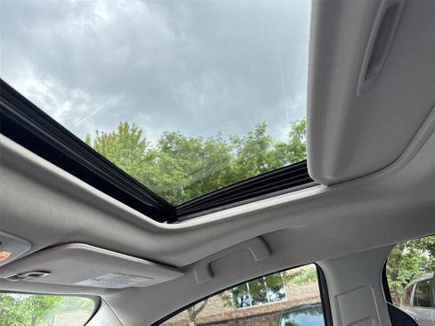 Used 2022 Toyota Sienna XLE FWD image 14