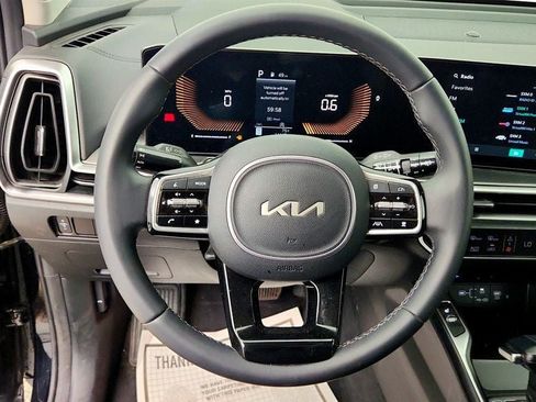 Used 2024 Kia Sorento S w/ Panoramic Sunroof Package FWD image 12