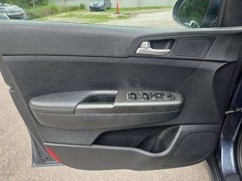 Used 2022 Kia Sportage LX FWD image 15