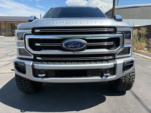 Used 2022 Ford F250 Platinum w/ FX4 Off-Road Package AWD/4WD image 15