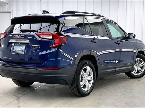 Certified 2022 GMC Terrain SLE w/ Driver Convenience Package image 12