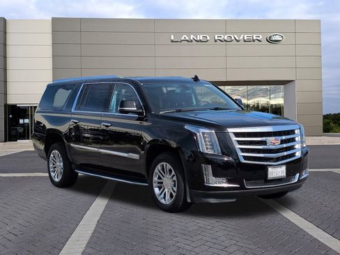 Used 2020 Cadillac Escalade ESV 2WD image 3