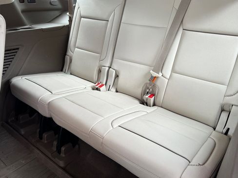 Used 2021 GMC Yukon Denali w/ Denali Premium Package image 15