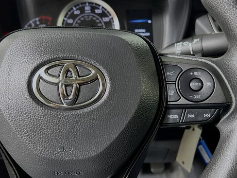 Used 2022 Toyota Corolla LE image 19