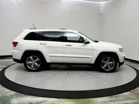 Used 2011 Jeep Grand Cherokee Overland AWD/4WD image 4
