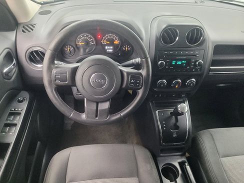 Used 2016 Jeep Patriot Latitude AWD/4WD image 22