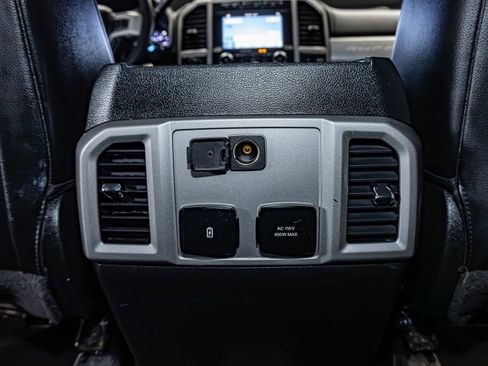 Used 2019 Ford F350 Lariat image 22
