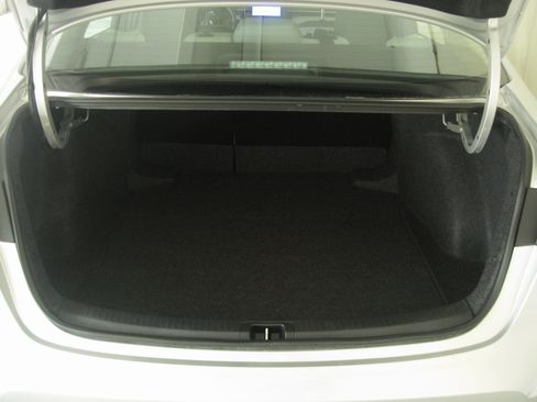 Used 2025 Toyota Corolla LE image 20