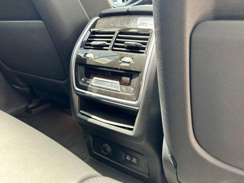 Used 2024 BMW X5 xDrive40i w/ Premium Package image 41