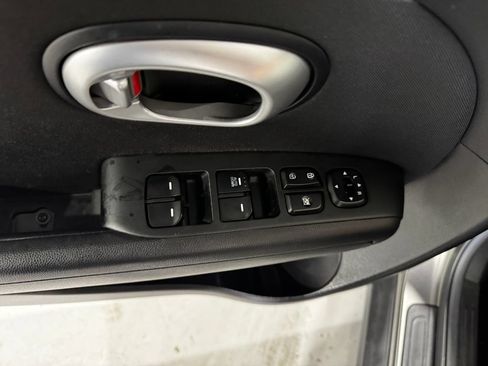 Used 2016 Kia Soul FWD image 15