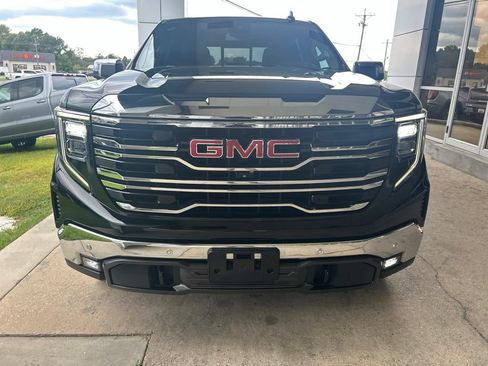 Used 2022 GMC Sierra 1500 SLT w/ SLT Premium Plus Package AWD/4WD image 3