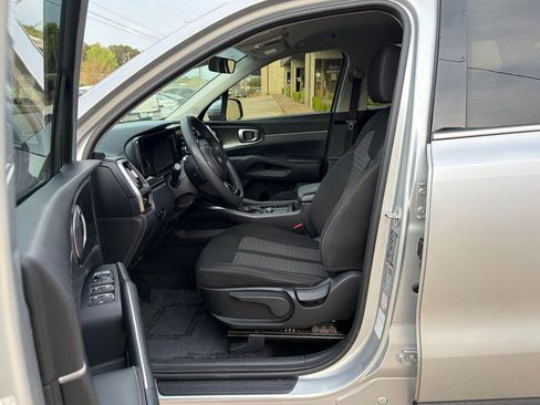 Used 2021 Kia Sorento LX image 22
