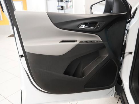 Used 2023 Chevrolet Equinox LS w/ LS Convenience Package image 6