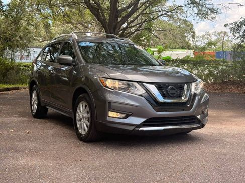 Used 2019 Nissan Rogue S w/ Special Edition Package FWD image 3