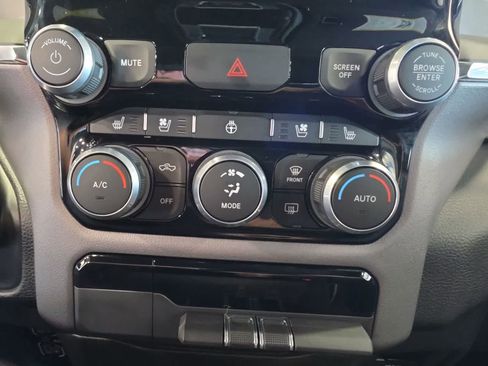 Used 2024 RAM 1500 Laramie AWD/4WD image 24