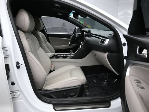 Used 2023 Genesis G70 2.0T AWD/4WD image 27