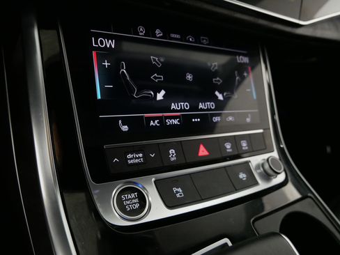 Used 2021 Audi Q7 2.0T Premium Plus w/ Premium Plus Package AWD/4WD image 23