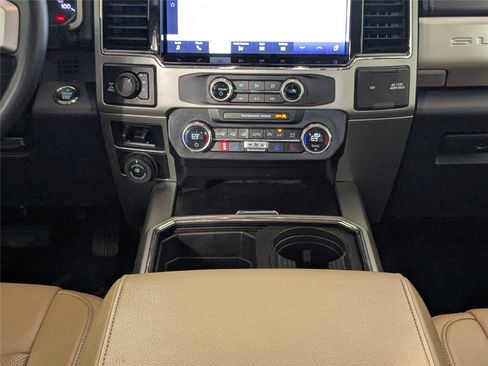 Used 2022 Ford F250 Lariat w/ Lariat Ultimate Package image 31