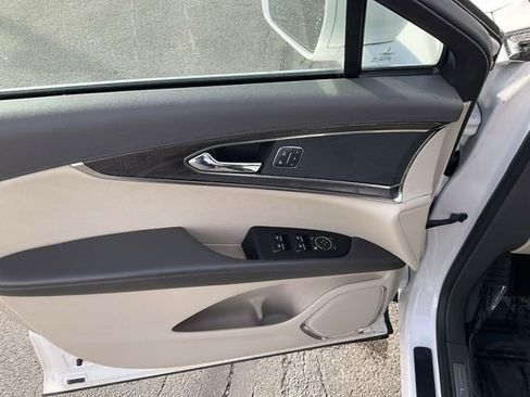 Used 2019 Lincoln Nautilus Select image 26