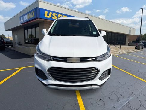 Used 2019 Chevrolet Trax LT w/ LT Convenience Package AWD/4WD image 3