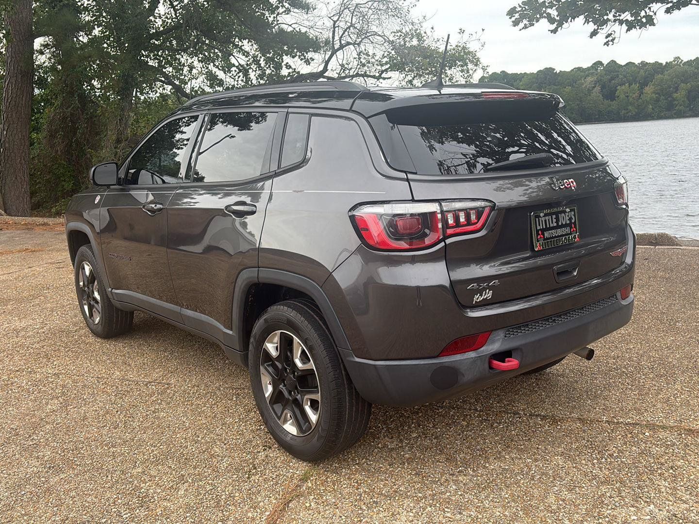 Used 2017 Jeep Compass Trailhawk w/ Popular Equipment Group AWD/4WD image 8