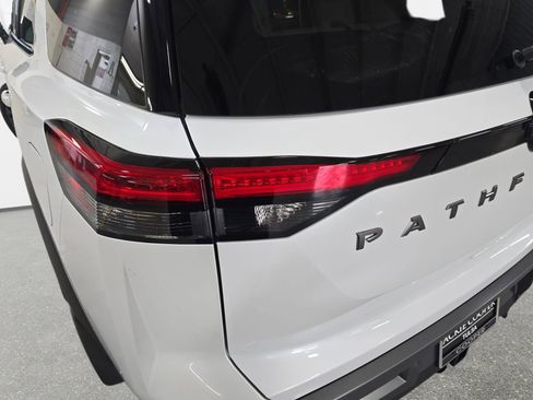 New 2026 Nissan Pathfinder SL image 33