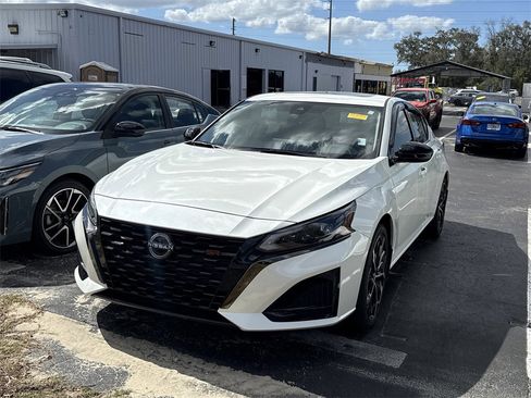 Certified 2023 Nissan Altima 2.5 SR w/ SR Premium Package image 2