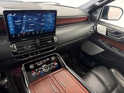 Certified 2023 Lincoln Navigator Reserve AWD/4WD image 27