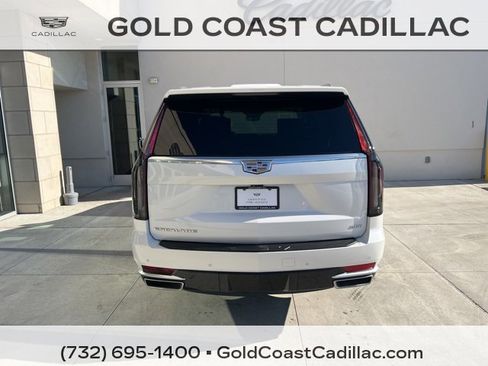 Used 2024 Cadillac Escalade Premium Luxury Platinum image 3