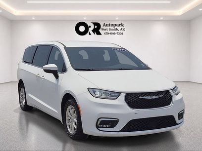 Used 2023 Chrysler Pacifica Touring-L