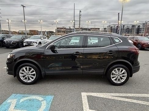 Used 2022 Nissan Rogue Sport SV image 6