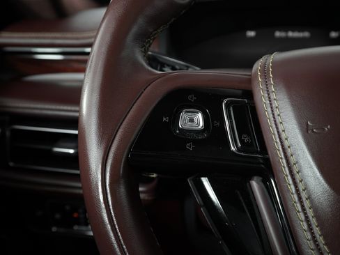 Used 2023 Lincoln Aviator Black Label w/ Jet Package image 24