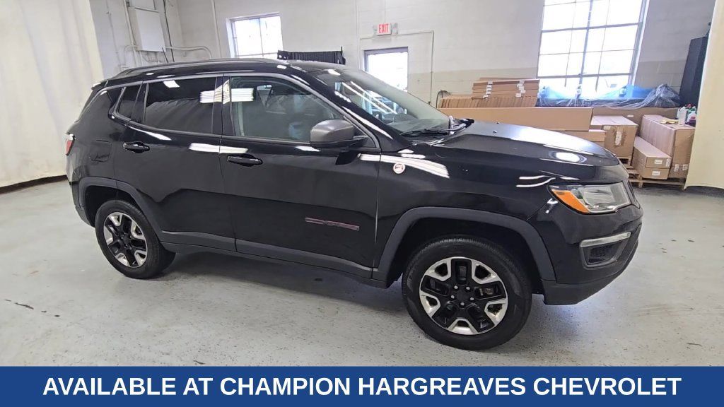 Used 2018 Jeep Compass Trailhawk AWD/4WD image 2