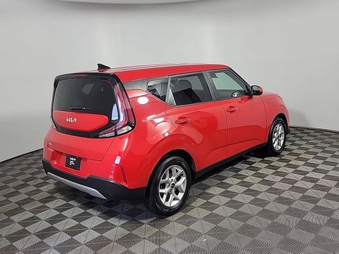 Used 2023 Kia Soul LX w/ LX Technology Package FWD image 4
