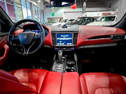 Used 2022 Maserati Levante Modena image 27