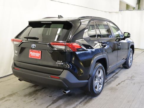Certified 2023 Toyota RAV4 XLE w/ Convenience Package image 7